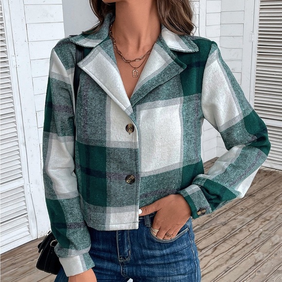 Jacket 💚 - Picture 2 of 5